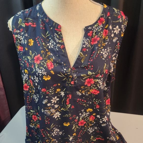 Papermoon Tops - Papermoon Navy Floral Sleeveless Blouse 2xl